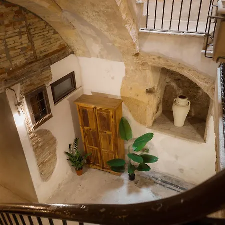 Rubino, Junior Con Vasca Idromassaggio Nel Centro Storico Di Apartment *